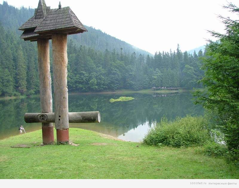 фігури на Сіневіре_статуі