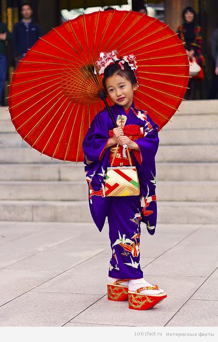 японская девочка на празднике