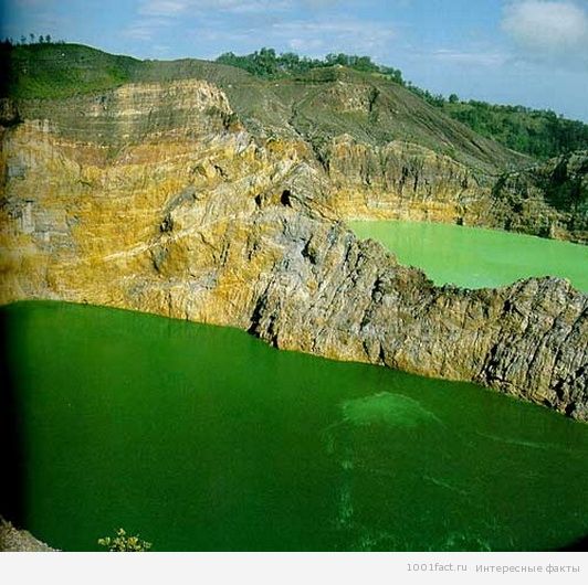 зеленое озеро